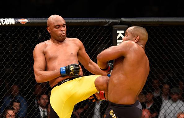 Fotos da derrota de Anderson Silva para Daniel Cormier no UFC 200