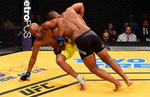 Fotos da derrota de Anderson Silva para Daniel Cormier no UFC 200