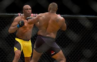 Fotos da derrota de Anderson Silva para Daniel Cormier no UFC 200