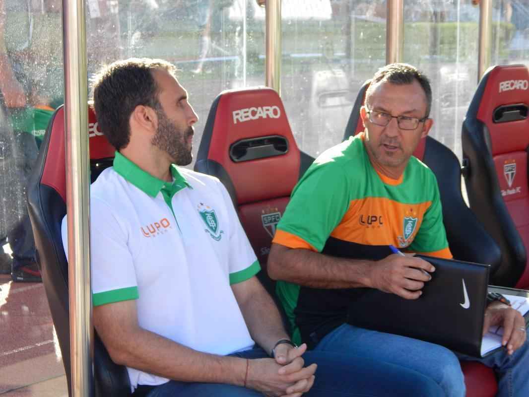 Amrica  derrotado pelo So Paulo por 3 a 0, no Morumbi