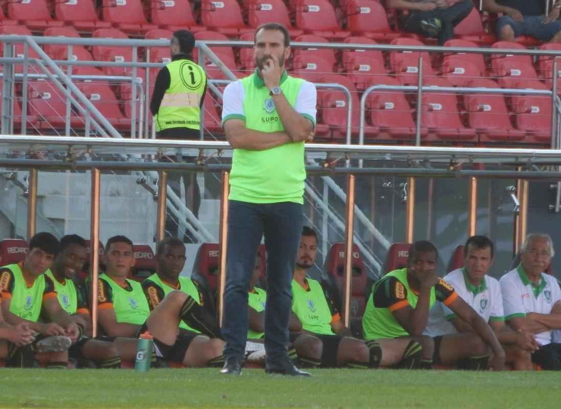 Amrica  derrotado pelo So Paulo por 3 a 0, no Morumbi
