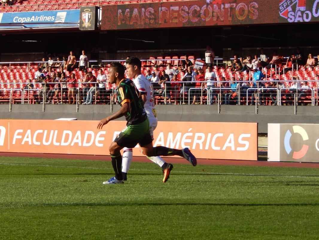 Amrica  derrotado pelo So Paulo por 3 a 0, no Morumbi