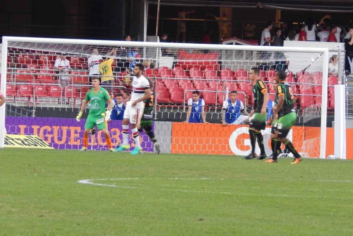Amrica  derrotado pelo So Paulo por 3 a 0, no Morumbi