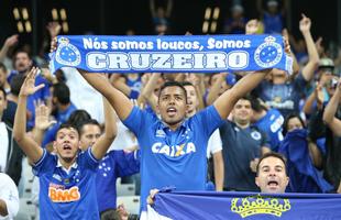 Imagens da torcida do Cruzeiro no jogo contra o Atltico-PR