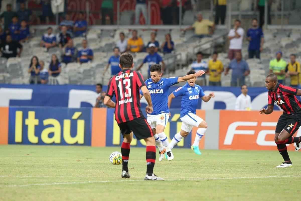 Fotos da partida entre Cruzeiro e Atltico-PR no Mineiro