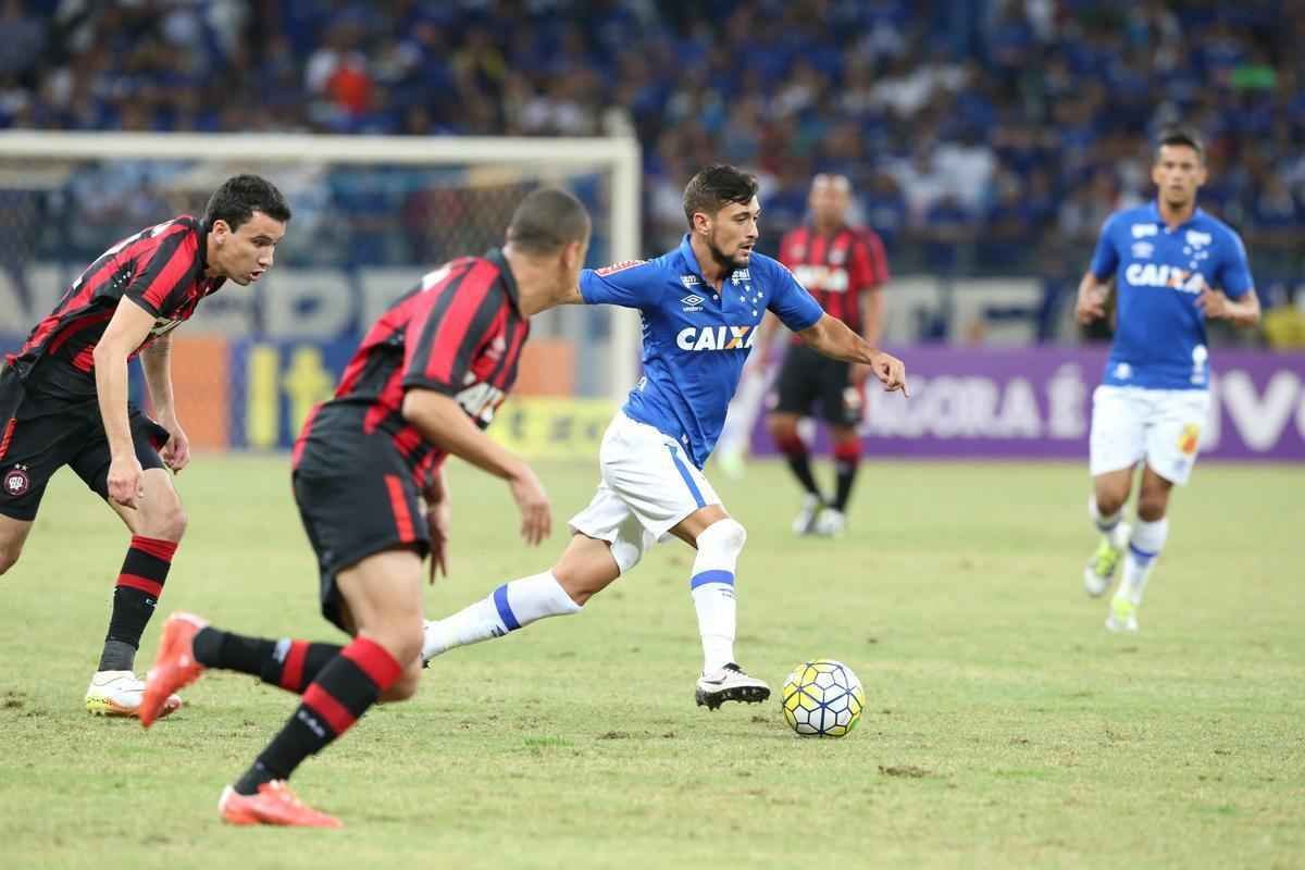 Fotos da partida entre Cruzeiro e Atltico-PR no Mineiro