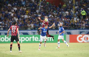 Fotos da partida entre Cruzeiro e Atltico-PR no Mineiro