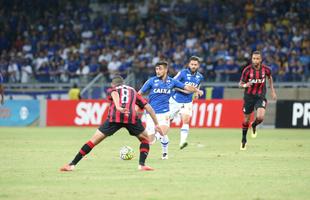 Fotos da partida entre Cruzeiro e Atltico-PR no Mineiro