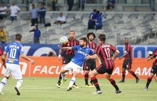 Fotos da partida entre Cruzeiro e Atltico-PR no Mineiro