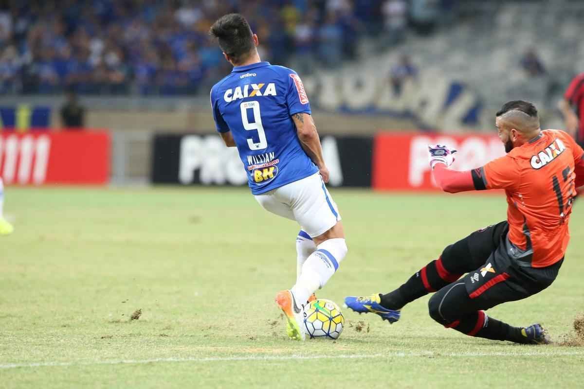 Fotos da partida entre Cruzeiro e Atltico-PR no Mineiro