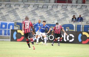 Fotos da partida entre Cruzeiro e Atltico-PR no Mineiro