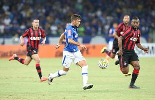 Fotos da partida entre Cruzeiro e Atltico-PR no Mineiro