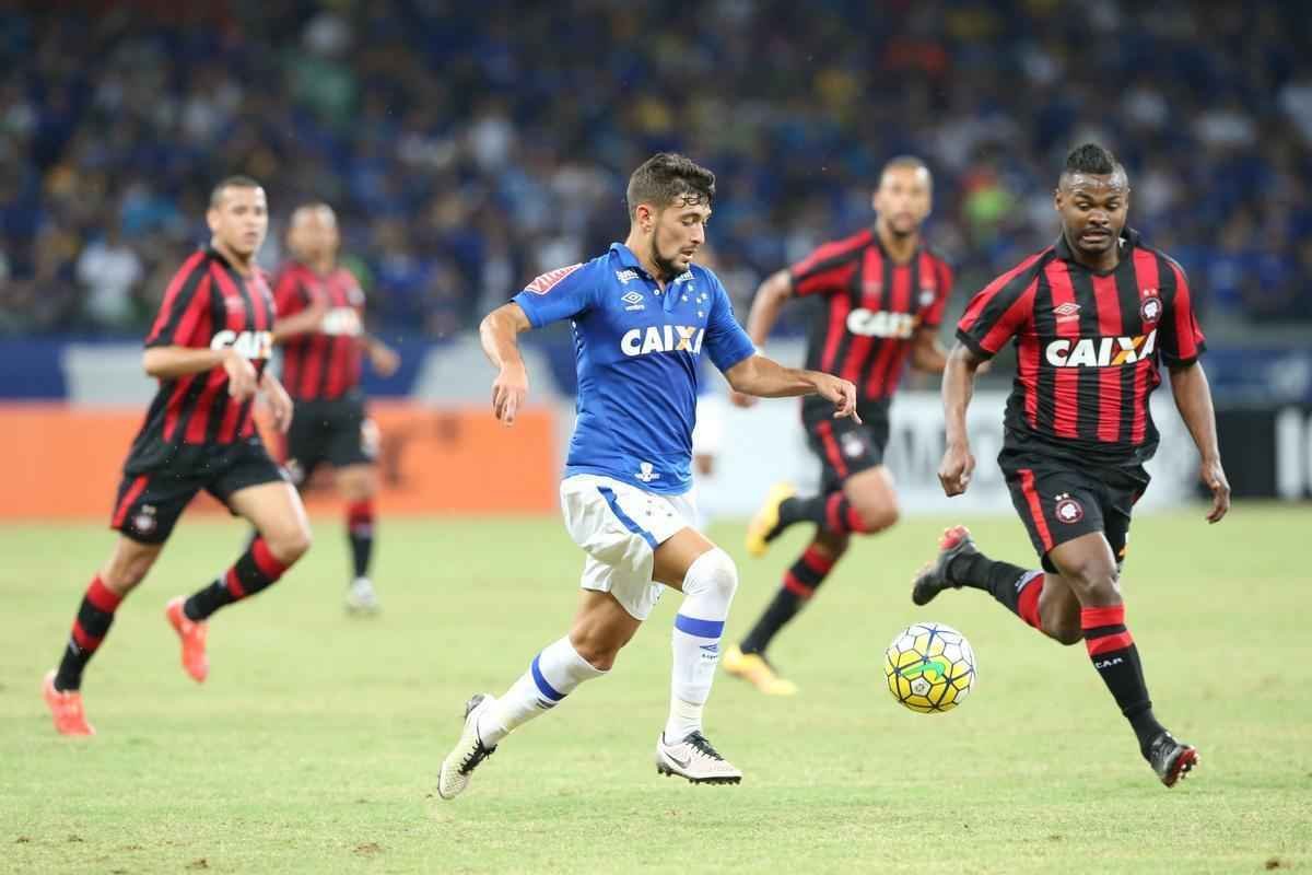 Fotos da partida entre Cruzeiro e Atltico-PR no Mineiro