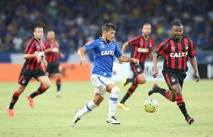 Fotos da partida entre Cruzeiro e Atltico-PR no Mineiro