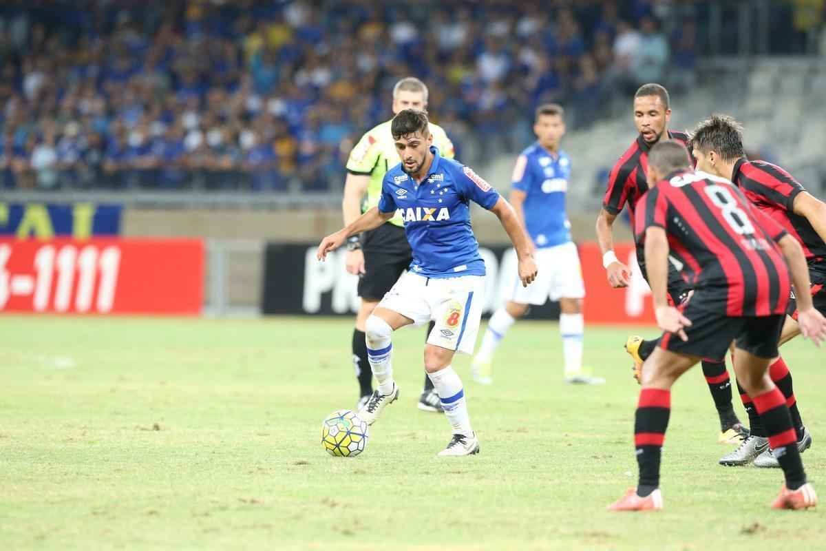 Fotos da partida entre Cruzeiro e Atltico-PR no Mineiro