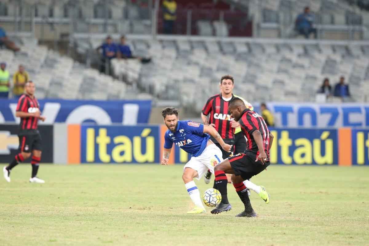 Fotos da partida entre Cruzeiro e Atltico-PR no Mineiro
