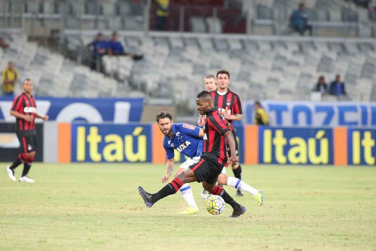 Fotos da partida entre Cruzeiro e Atltico-PR no Mineiro