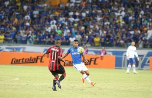 Fotos da partida entre Cruzeiro e Atltico-PR no Mineiro