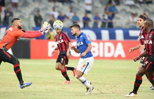 Fotos da partida entre Cruzeiro e Atltico-PR no Mineiro