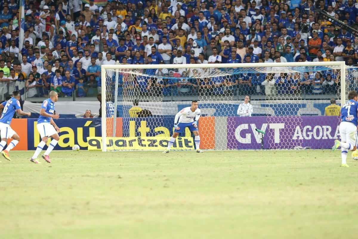 Fotos da partida entre Cruzeiro e Atltico-PR no Mineiro