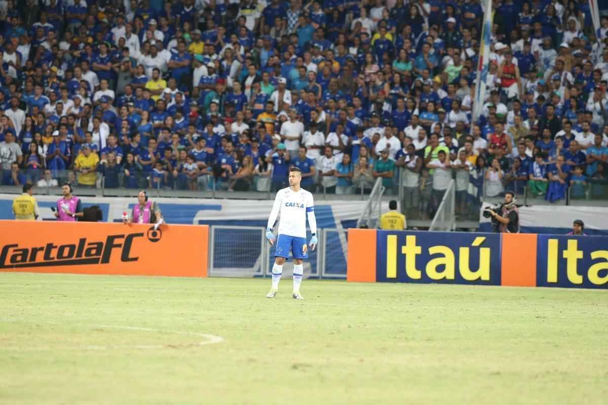 Fotos da partida entre Cruzeiro e Atltico-PR no Mineiro