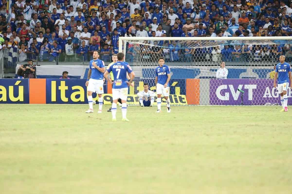 Fotos da partida entre Cruzeiro e Atltico-PR no Mineiro