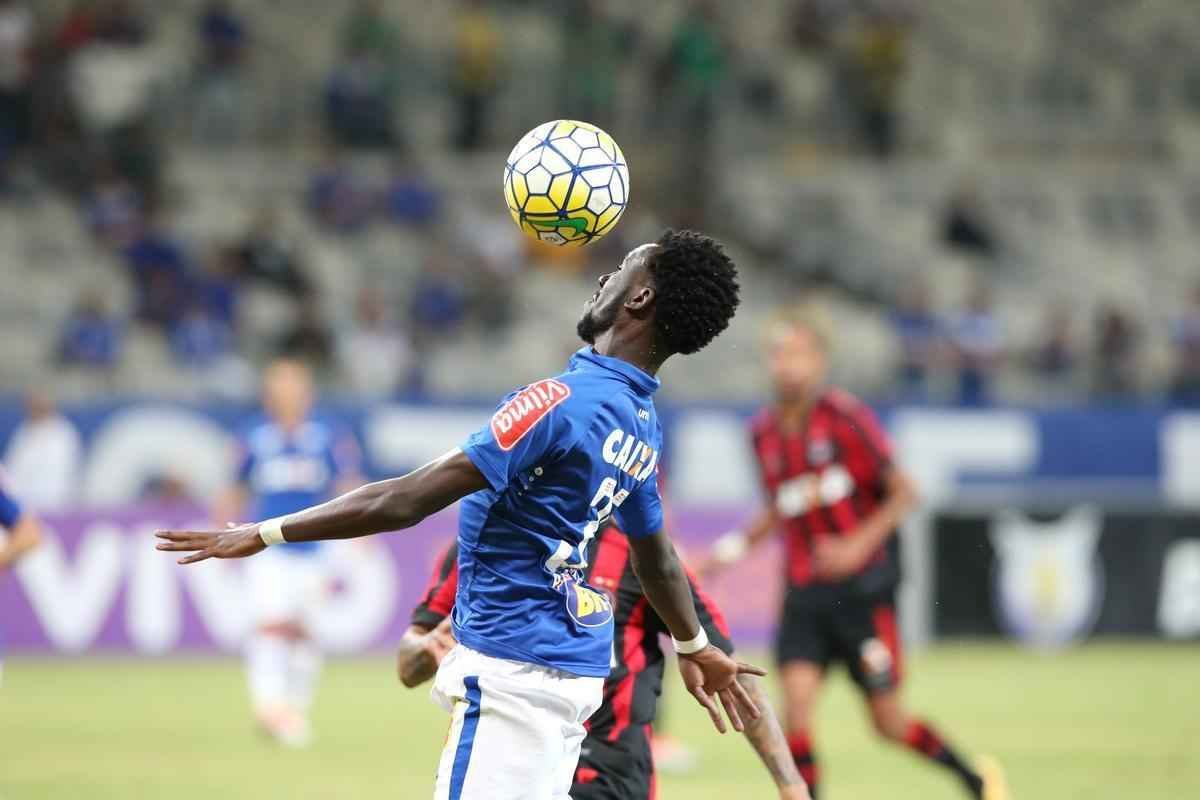 Fotos da partida entre Cruzeiro e Atltico-PR no Mineiro