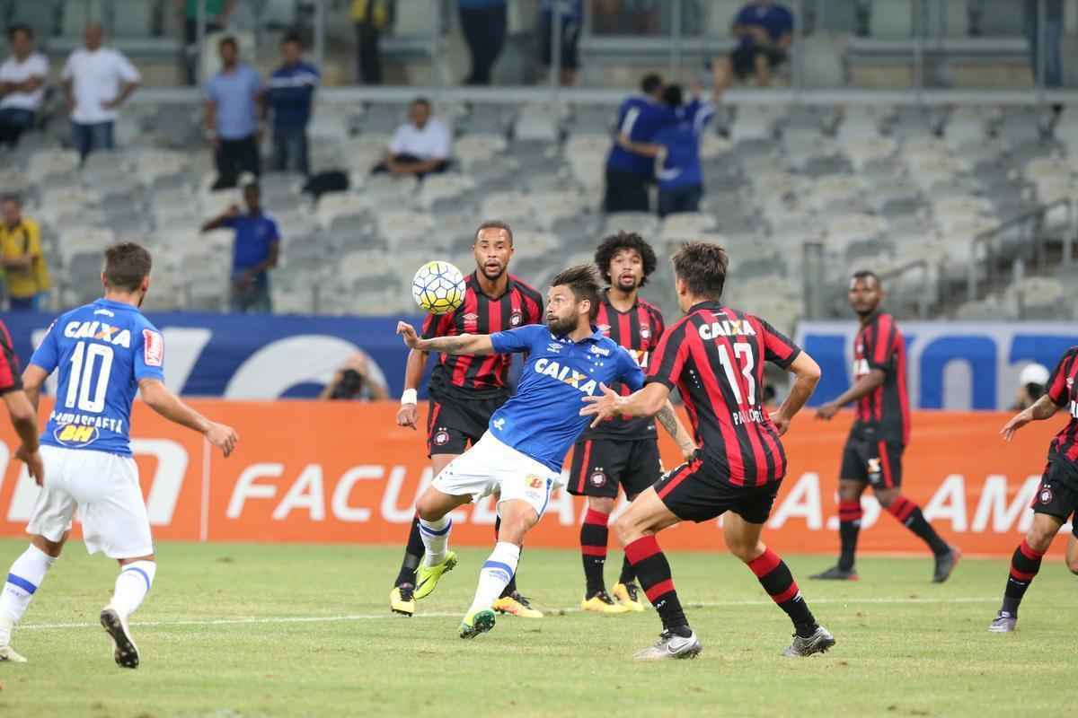 Imagens do primeiro jogo de Rafael Sobis com a camisa do Cruzeiro