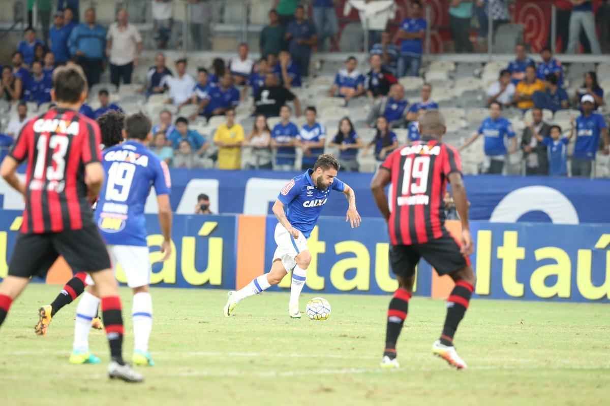 Imagens do primeiro jogo de Rafael Sobis com a camisa do Cruzeiro