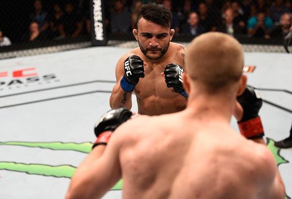 Na luta principal do UFC Fight Night 91, em Sioux Falls, John Lineker tem atuao arrasadora e vence Michael McDonald por nocaute, no primeiro round