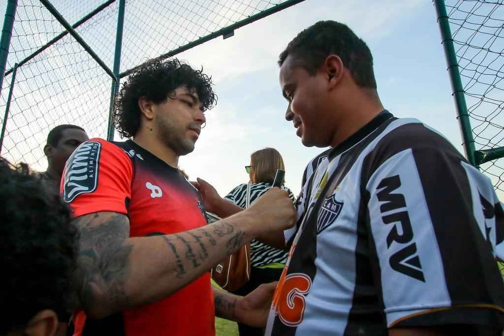 Crianas e jovens participantes da APAE de Itana visitaram a Cidade do Galo nesta quinta-feira 
