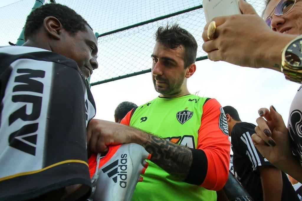 Crianas e jovens participantes da APAE de Itana visitaram a Cidade do Galo nesta quinta-feira 