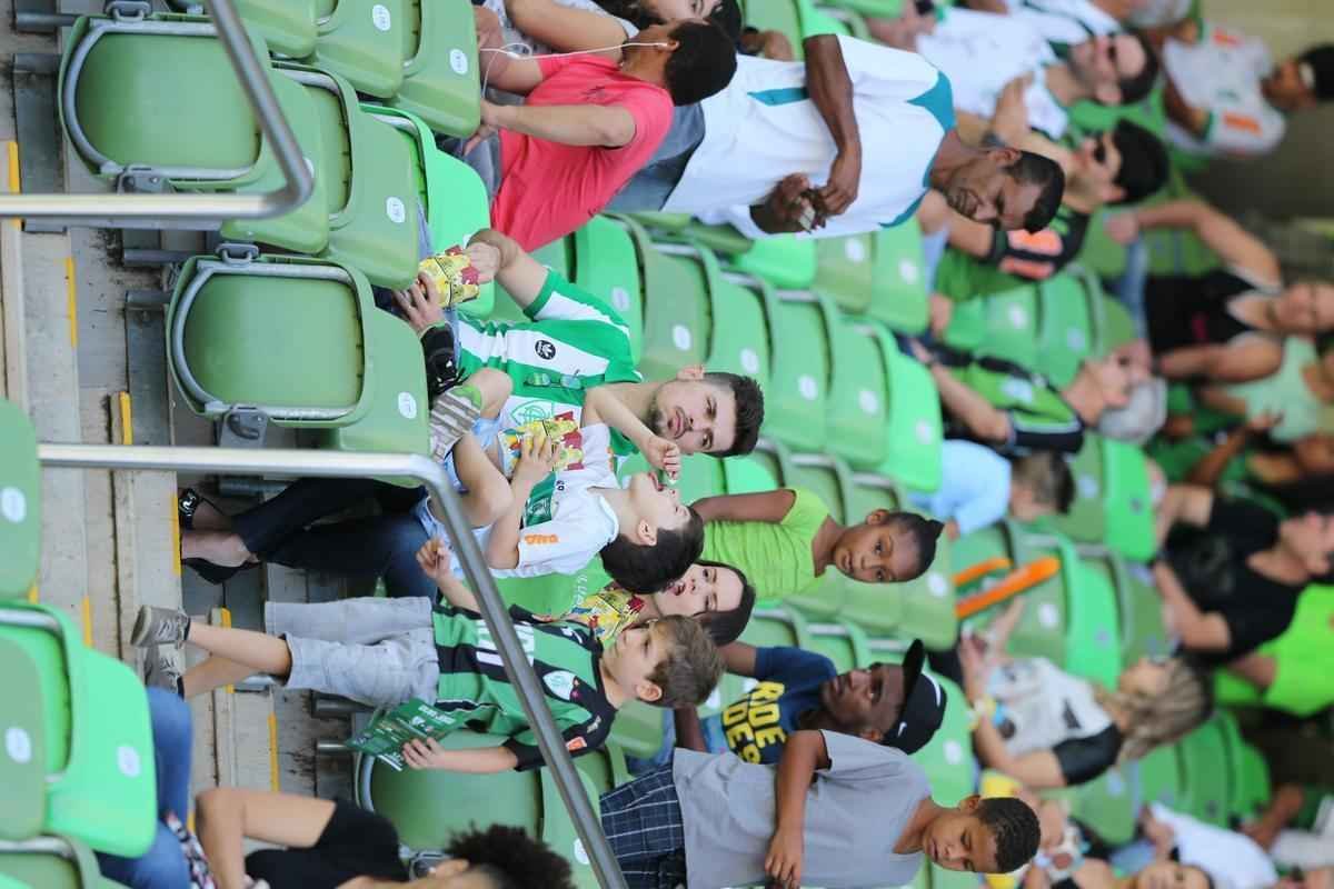 Fotos do jogo entre Amrica e Santa Cruz, no Independncia