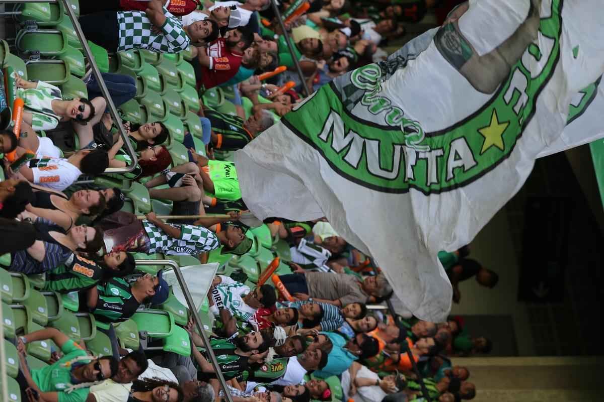 Fotos do jogo entre Amrica e Santa Cruz, no Independncia