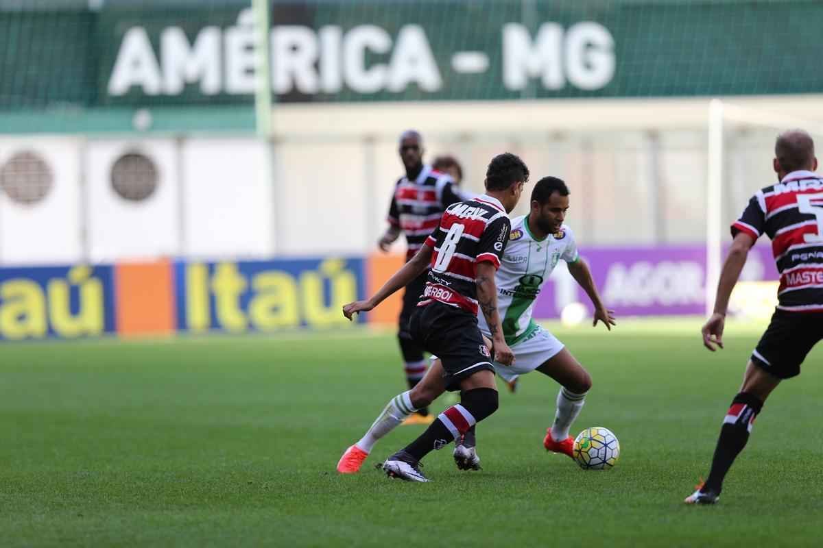 Fotos do jogo entre Amrica e Santa Cruz, no Independncia