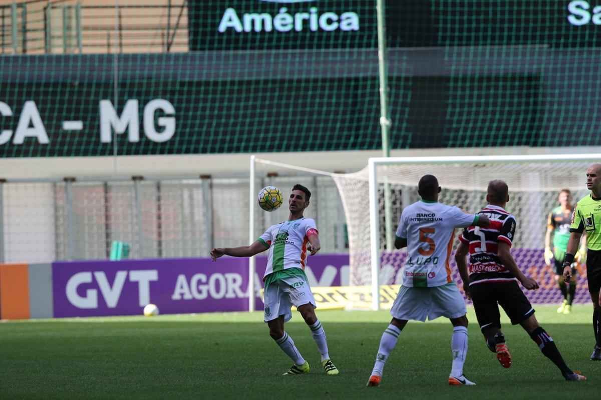 Fotos do jogo entre Amrica e Santa Cruz, no Independncia