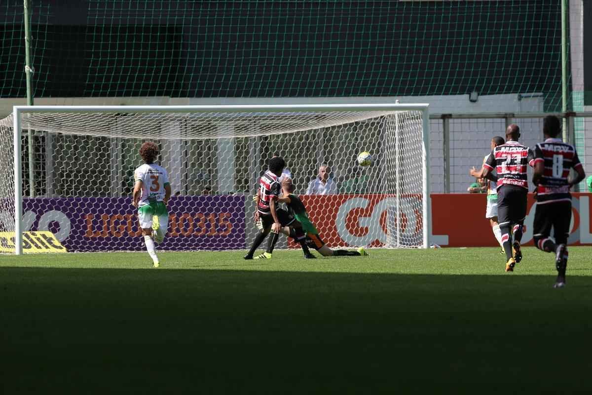 Fotos do jogo entre Amrica e Santa Cruz, no Independncia