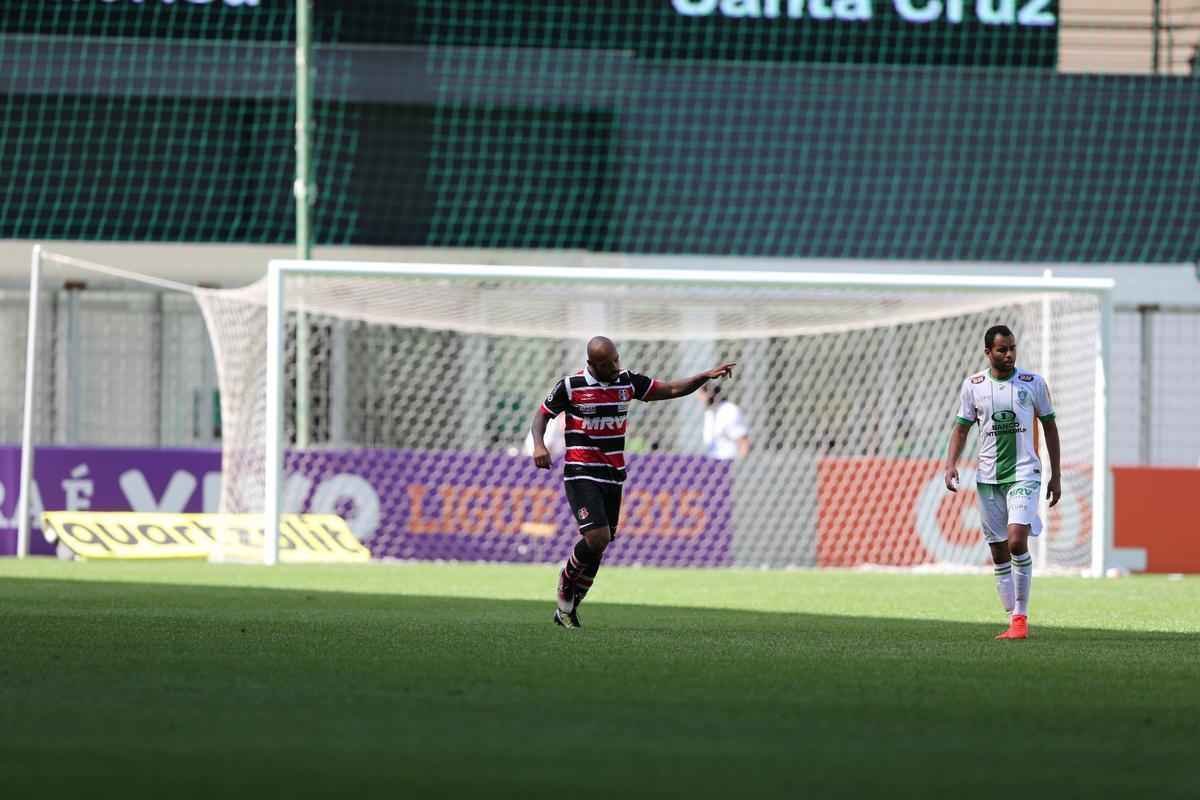 Fotos do jogo entre Amrica e Santa Cruz, no Independncia