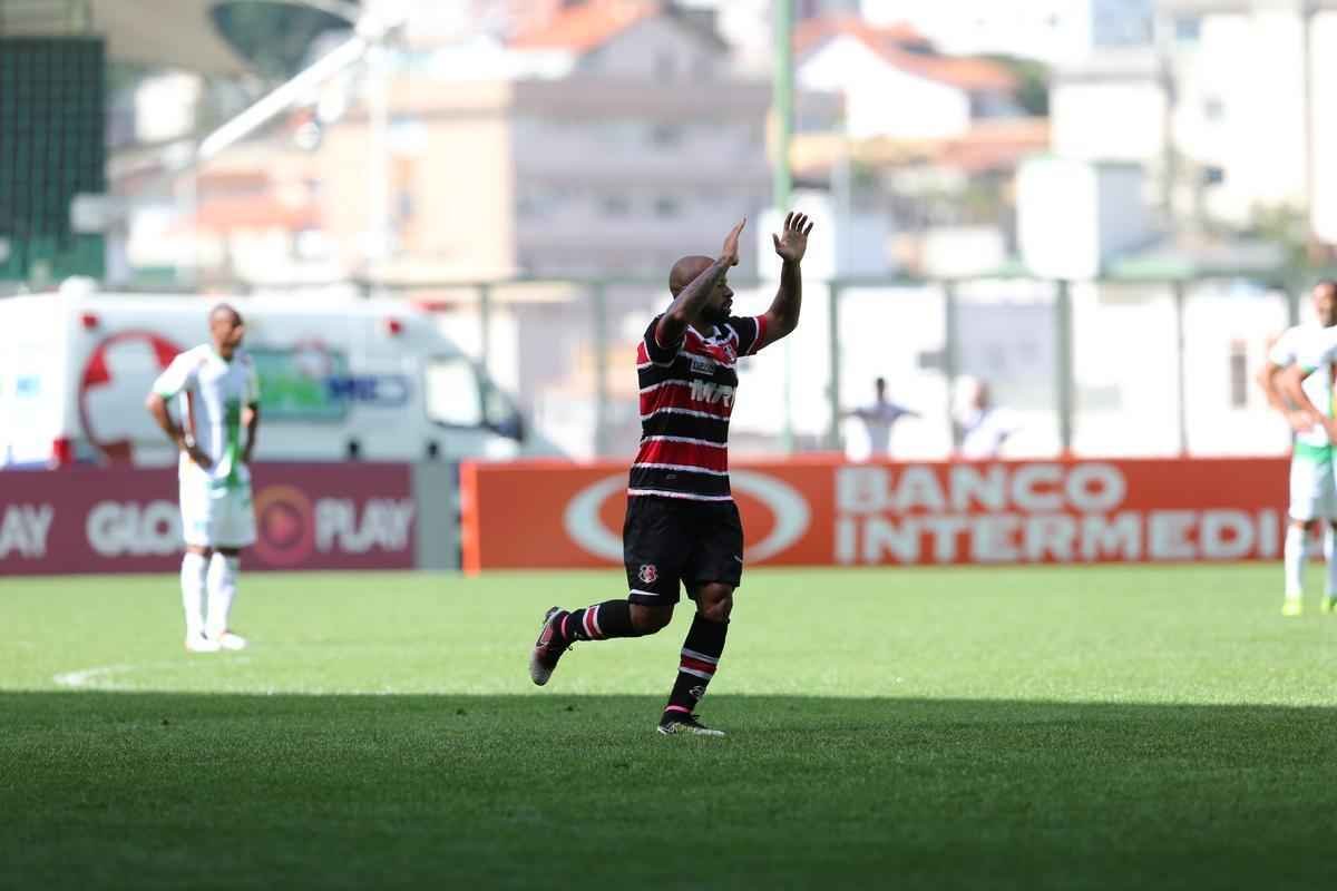 Fotos do jogo entre Amrica e Santa Cruz, no Independncia