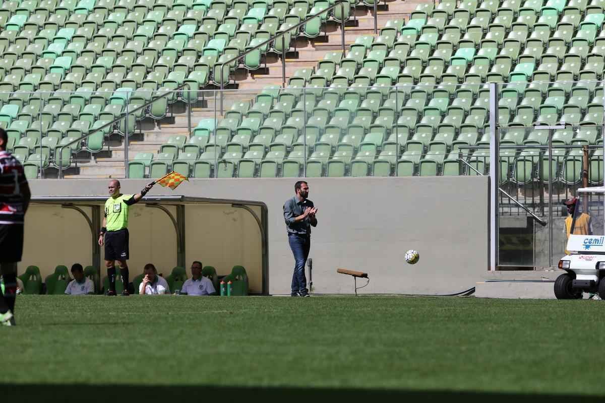 Fotos do jogo entre Amrica e Santa Cruz, no Independncia