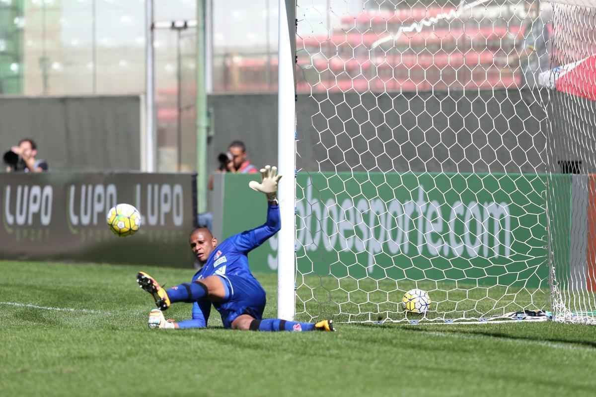 Fotos do jogo entre Amrica e Santa Cruz, no Independncia
