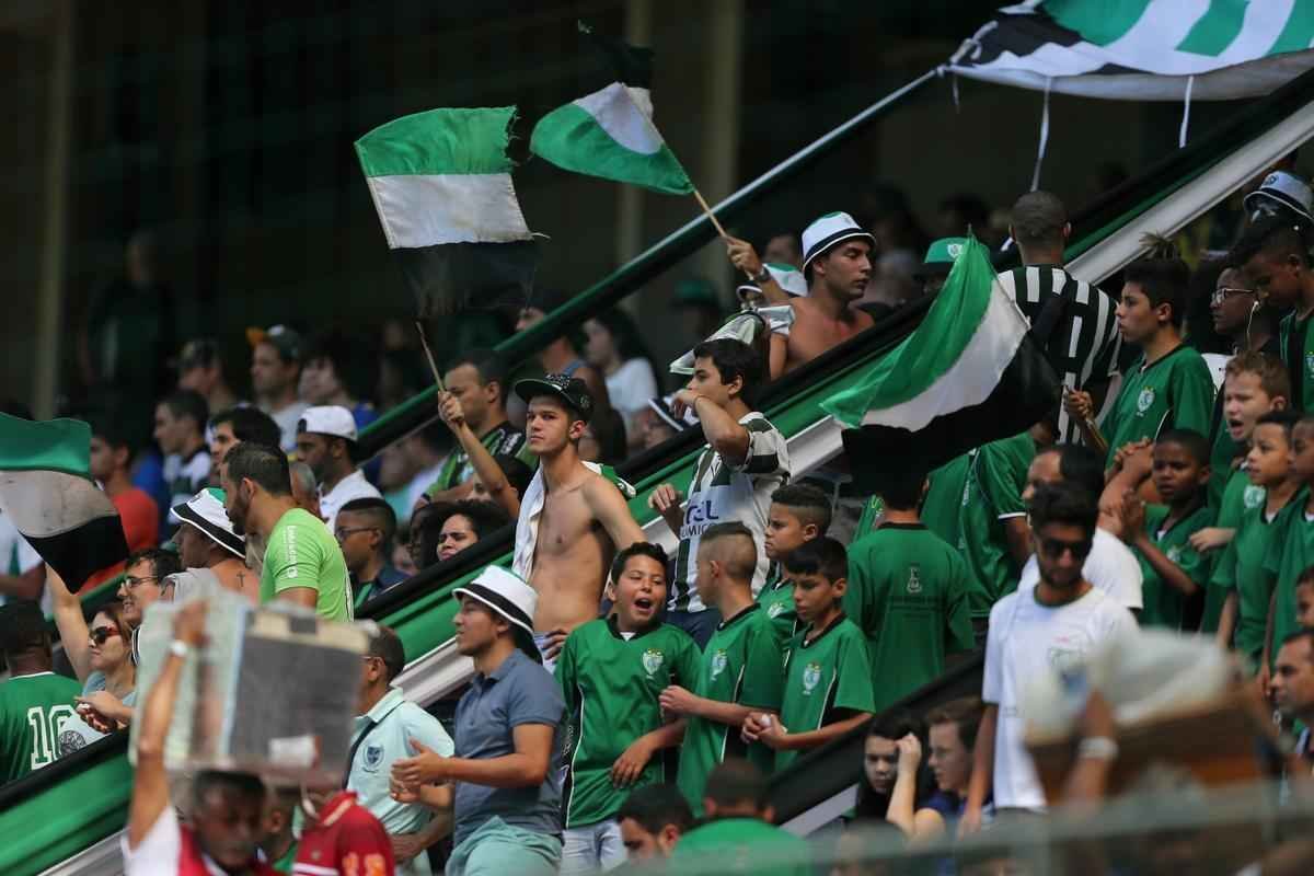 Fotos do jogo entre Amrica e Santa Cruz, no Independncia