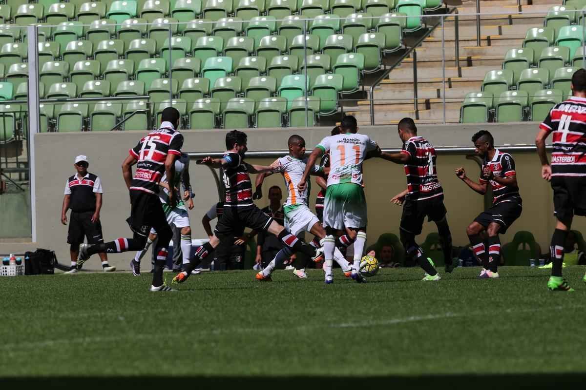 Fotos do jogo entre Amrica e Santa Cruz, no Independncia