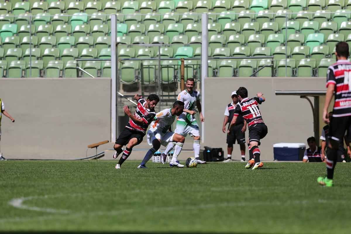Fotos do jogo entre Amrica e Santa Cruz, no Independncia