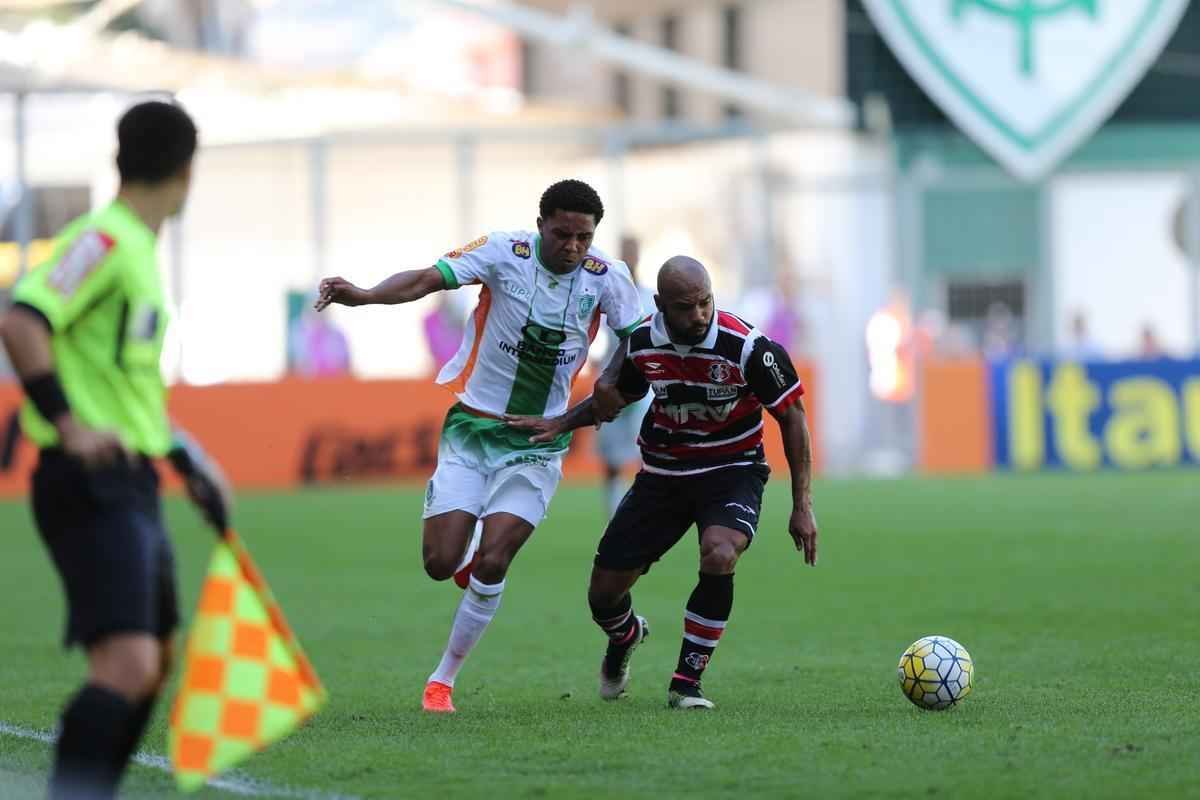 Fotos do jogo entre Amrica e Santa Cruz, no Independncia