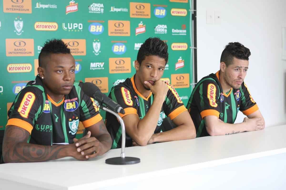 Zagueiro Cardoso, os meias Diego Lopes e Eisner Loboa, e os atacantes Nixon e Michael foram apresentados pelo presidente Anderson Racilan