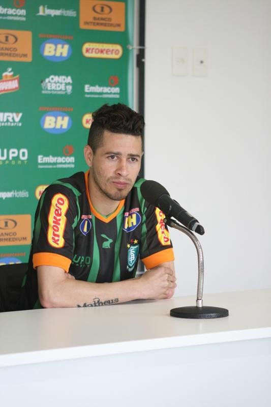 Zagueiro Cardoso, os meias Diego Lopes e Eisner Loboa, e os atacantes Nixon e Michael foram apresentados pelo presidente Anderson Racilan