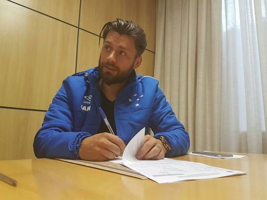 Rafael Sobis veio do Tigres, do Mxico, e assinou com o Cruzeiro por trs temporadas