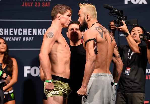 Pesagem oficial do UFC on Fox 20, em Chicago - Darren Elkins (65,8kg) x Godofredo Pepey (65,8kg) 