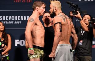 Pesagem oficial do UFC on Fox 20, em Chicago - Darren Elkins (65,8kg) x Godofredo Pepey (65,8kg) 